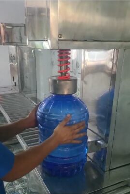 máy đóng nắp bình 20 lít